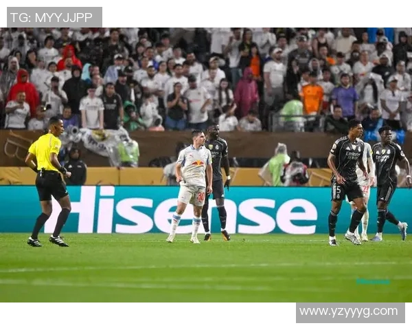 巴塞罗那与乌拉圭国家队的精彩对决引发球迷热议与期待