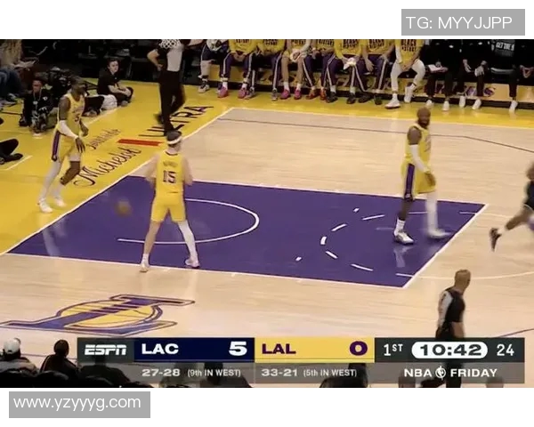 2013年湖人与快船的激情对决回顾与分析