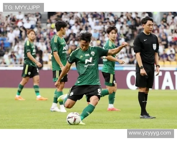 全北现代与铁队激战在即球迷期待精彩对决与精彩瞬间