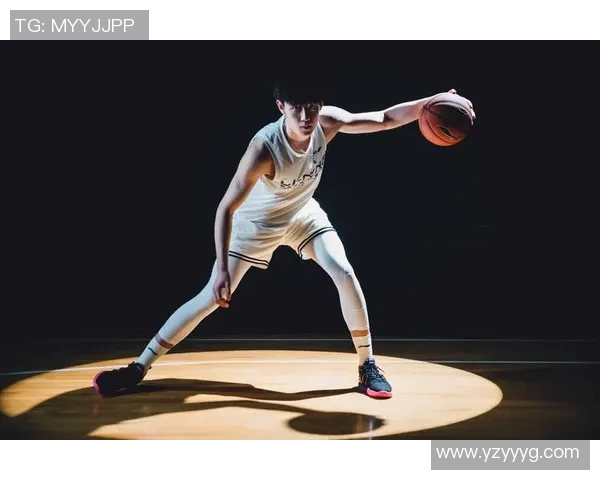 曾凡博的崛起之路：从青涩少年到篮球场上的新星